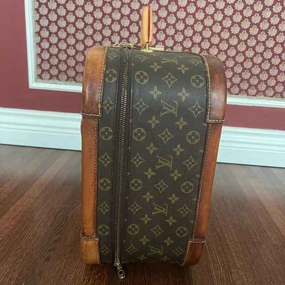 Authentic Louis Vuitton hard lock luggage trunk - Picture 5 of 12
